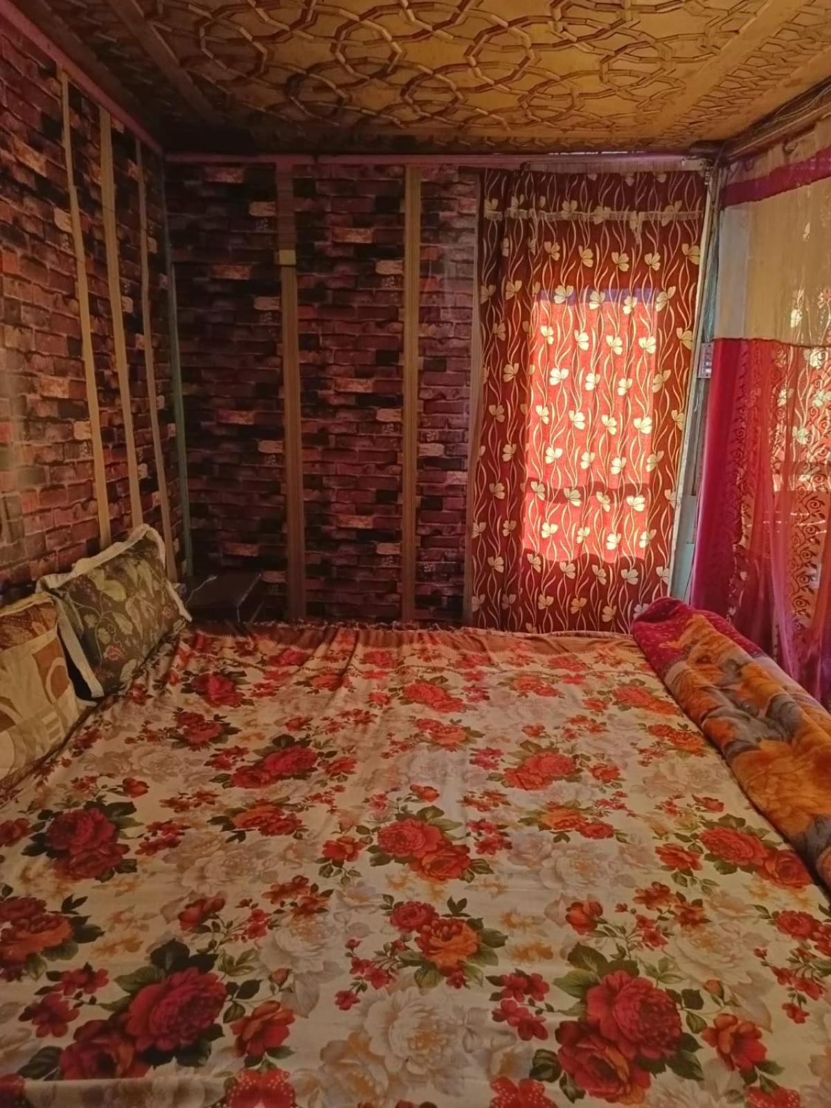 Hotel Island Srīnagar Eksteriør bilde